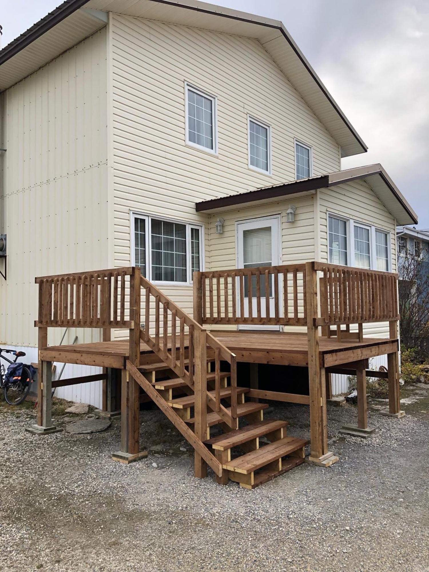 Inukshuk Homestay *